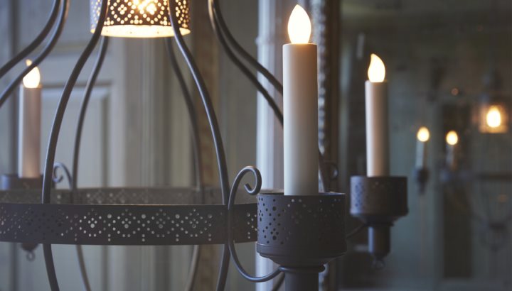 Как да украсим със свещи по време на празниците